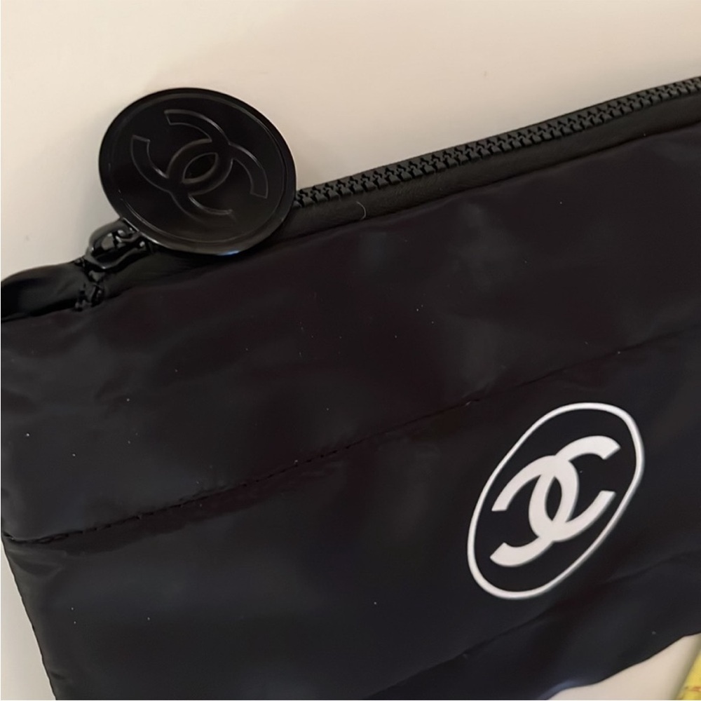 CHANEL BLACK Puffy Travel Make up Bag 12"x9" NEW - Picture 8 of 11